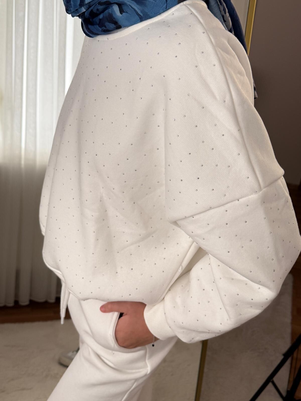 Serpme Taşlı Crop Bis Yaka Sweat M - Ekru